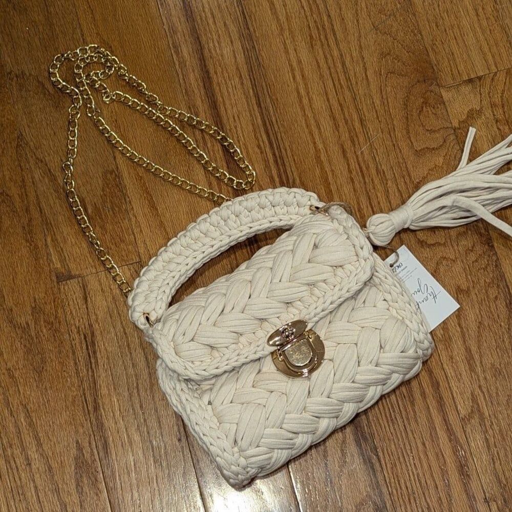 Handmade Woven Cream Purse with Detachable Crossbody Chain and matching tassle